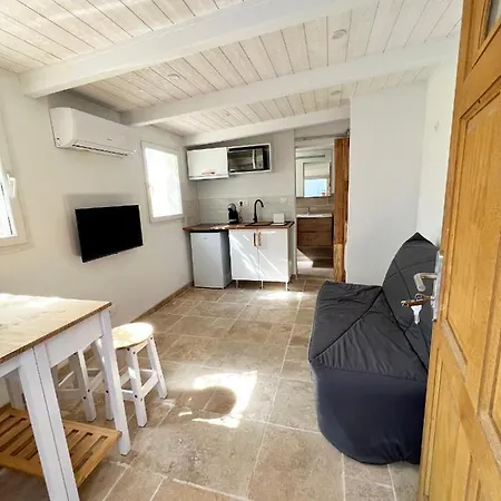 Дом отдыха Studio Independant A 300M De La Plage. Йер